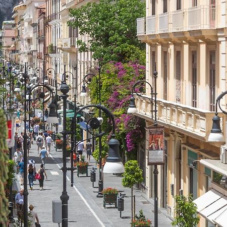 Comfy Apt 4 Sleeps Right In The Centre Sorrento Exterior foto